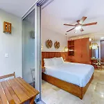 Seaside Serenity Retreat At Nhoa